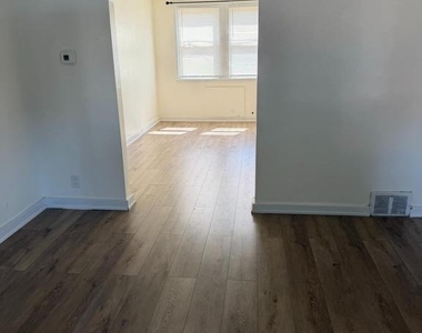 4103 I Street - Photo Thumbnail 5