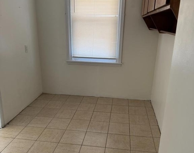 4103 I Street - Photo Thumbnail 3