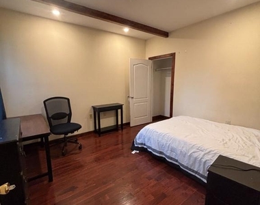 1824 W Diamond Street - Photo Thumbnail 7
