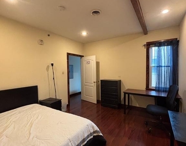 1824 W Diamond Street - Photo Thumbnail 8