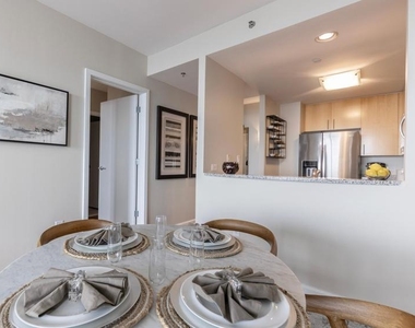 206 W Washington Square - Photo Thumbnail 12