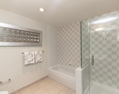 206 W Washington Square - Photo Thumbnail 23