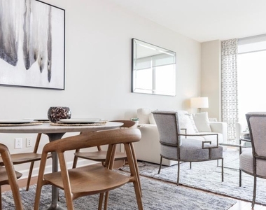 206 W Washington Square - Photo Thumbnail 15