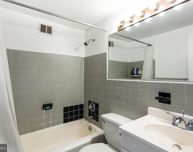 2101 Chestnut Street - Photo Thumbnail 8