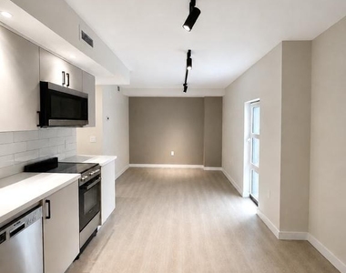 1813 Ranstead Street - Photo Thumbnail 2