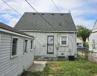3337 S Bassett - Photo Thumbnail 7