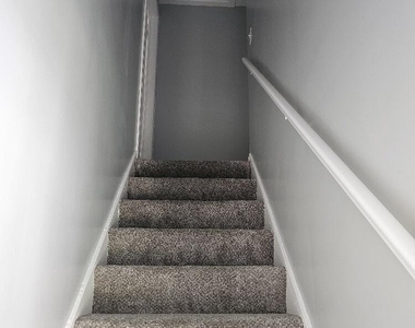 3337 S Bassett - Photo Thumbnail 8