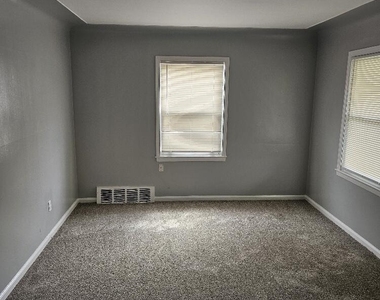 3337 S Bassett - Photo Thumbnail 1