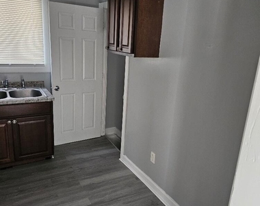 5056 Bewick Street - Photo Thumbnail 8