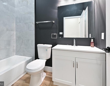 151 N York Street - Photo Thumbnail 8