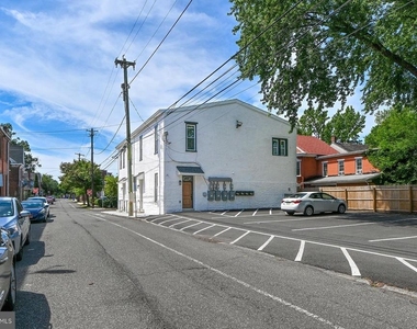 151 N York Street - Photo Thumbnail 12