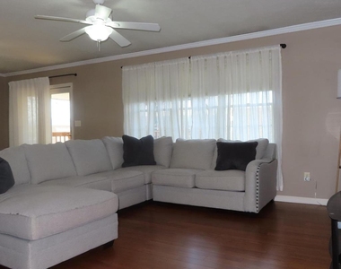 2325 Majestic Court - Photo Thumbnail 3