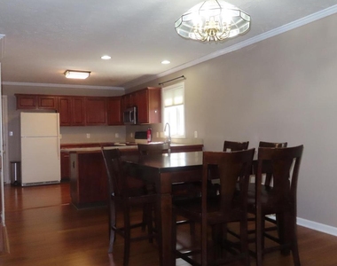 2325 Majestic Court - Photo Thumbnail 8
