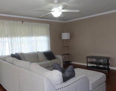 2325 Majestic Court - Photo Thumbnail 5