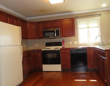 2325 Majestic Court - Photo Thumbnail 10