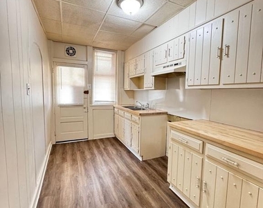 930 Mcdowell Avenue - Photo Thumbnail 8