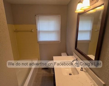 1710 Gardenia Avenue - Photo Thumbnail 4