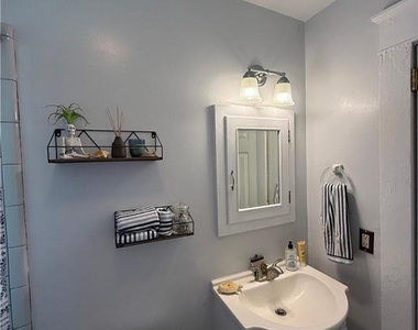 406 Pearl Street - Photo Thumbnail 11