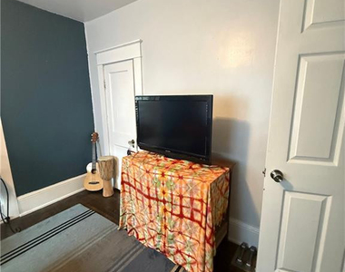 406 Pearl Street - Photo Thumbnail 7