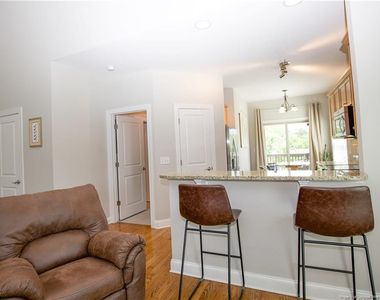 133 Cypress Circle - Photo Thumbnail 10