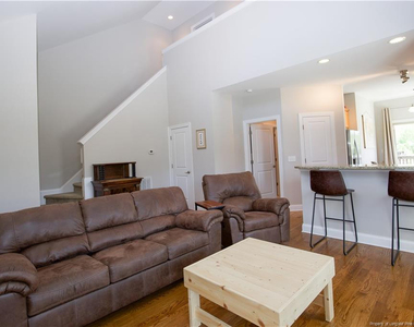 133 Cypress Circle - Photo Thumbnail 5