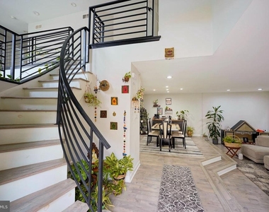 16 Buckingham Place - Photo Thumbnail 9