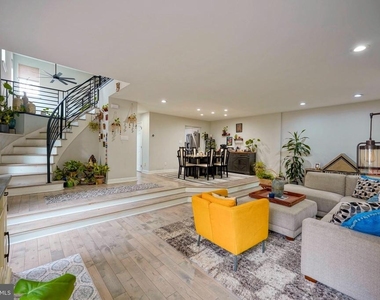 16 Buckingham Place - Photo Thumbnail 12