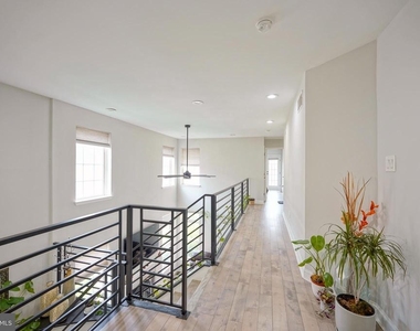 16 Buckingham Place - Photo Thumbnail 32