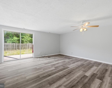 217 Vista Court - Photo Thumbnail 6