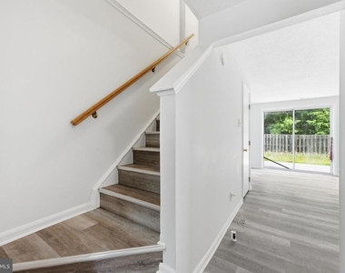 217 Vista Court - Photo Thumbnail 10