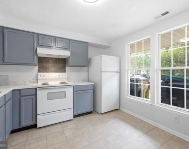 217 Vista Court - Photo Thumbnail 2