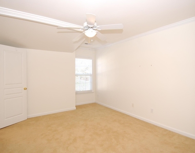3611 Lion Ridge Court - Photo Thumbnail 14