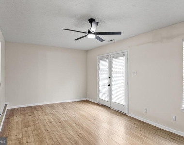 127 Villa Knoll Court - Photo Thumbnail 8