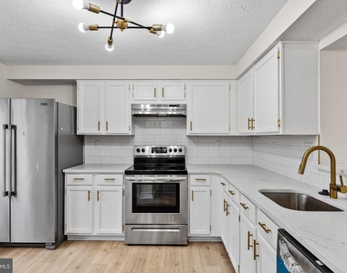 127 Villa Knoll Court - Photo Thumbnail 2