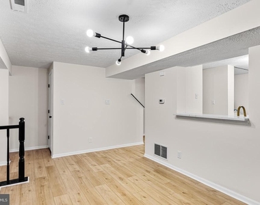 127 Villa Knoll Court - Photo Thumbnail 7
