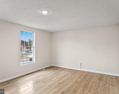 127 Villa Knoll Court - Photo Thumbnail 13