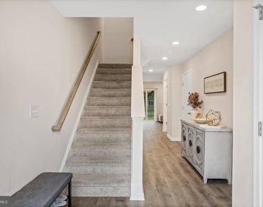 12 Venice Lane - Photo Thumbnail 5