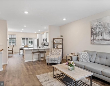 12 Venice Lane - Photo Thumbnail 11