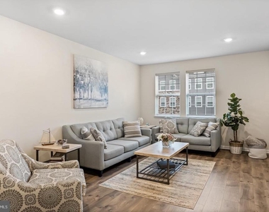 12 Venice Lane - Photo Thumbnail 9