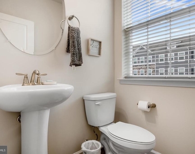12 Venice Lane - Photo Thumbnail 19