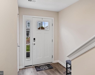 12 Venice Lane - Photo Thumbnail 3