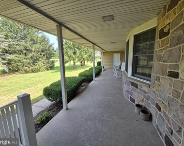 135 Hancock Lane - Photo Thumbnail 2