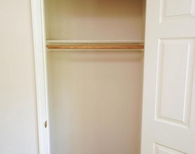 935 Queen Avenue - Photo Thumbnail 30