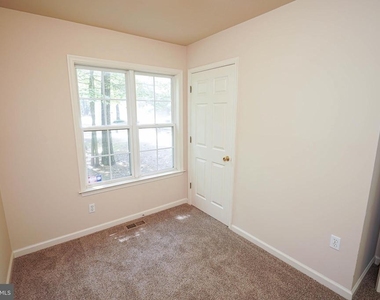 935 Queen Avenue - Photo Thumbnail 35