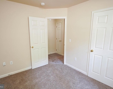 935 Queen Avenue - Photo Thumbnail 28