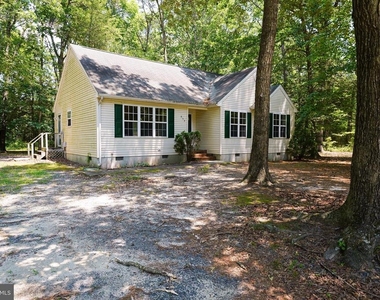 935 Queen Avenue - Photo Thumbnail 1