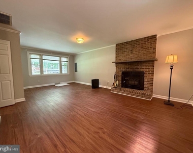 29781 Oak Road - Photo Thumbnail 5