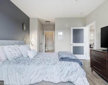 145 Riverhaven Drive - Photo Thumbnail 18