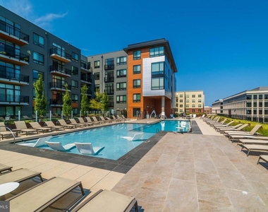 145 Riverhaven Drive - Photo Thumbnail 42
