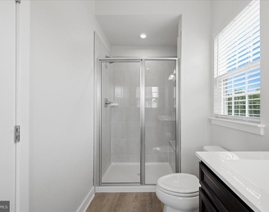 1550 Adamson Way - Photo Thumbnail 35